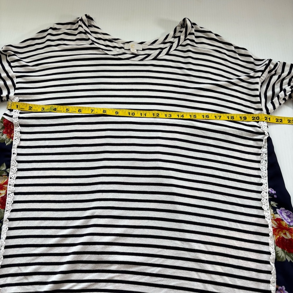 Women’s Multimedia Black and White Striped Blouse with Floral Sides&Back SzXL - Picture 5 of 11